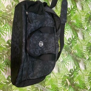 Like new gym bag lululemon kids IVIVVA